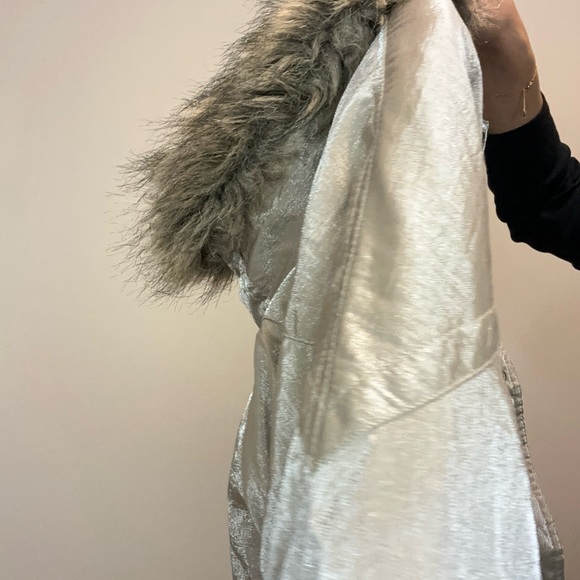 Stylish Silver Women's Jacket with Faux Fur Trim - Picture 5 of 5